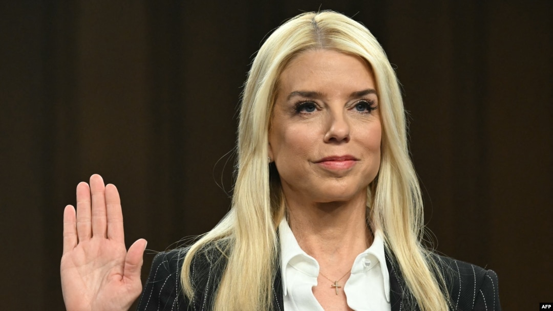 MegaGeopolitics's tweet image. BREAKING:
๐บ๐ฒ Attorney General Pam Bondi fires Maurene Comey from her job as top DOJ Manhattan prosecutor, the daughter of James Comey - Politico
She was responsible for prosecuting Jeffrey Epstein and Ghislaine Maxwell.