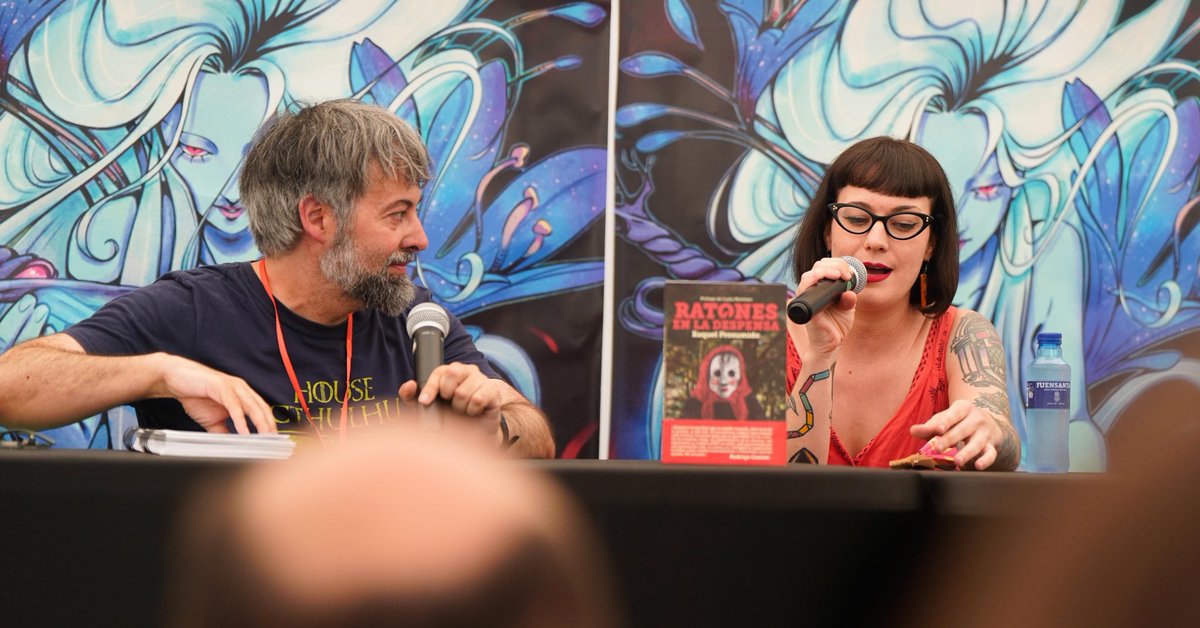 Mi segunda presentación del miércoles del #celsius2025 fue para el maravilloso libro de relatos RATONES EN LA DESPENSA de <a href="/raquelpresu/">Raquel Presumido</a>. Nada nos gusta más en el <a href="/festivalcelsius/">Celsius 232</a> que hablar de lo insólito
