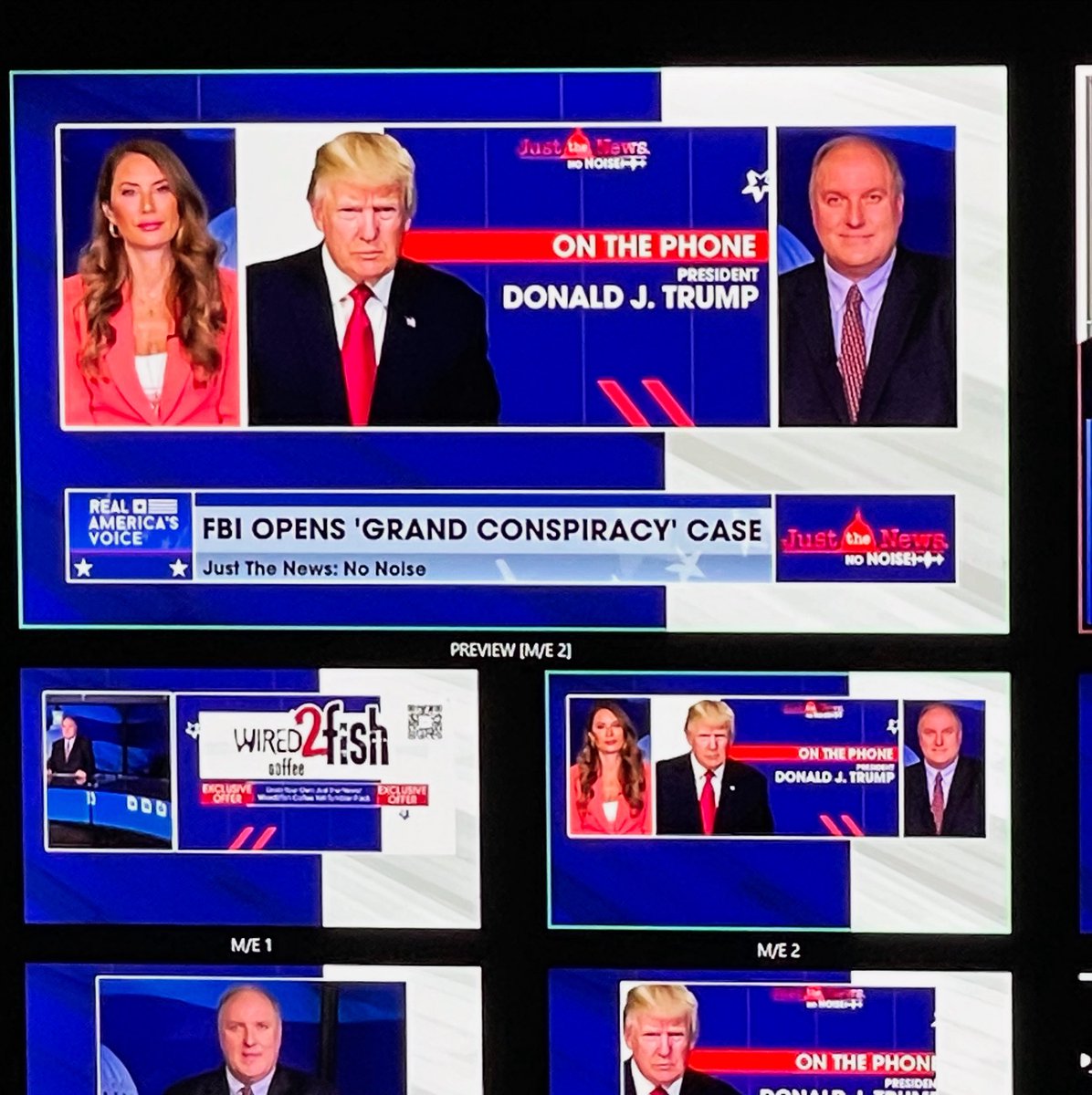 AmandaHead's tweet image. The day started with interviewing the President of the United States @realDonaldTrump and ended with eating cold, leftover pizza from a cardboard box on the way home after a 14-hour workday.
And I wouldn’t have it any other way.