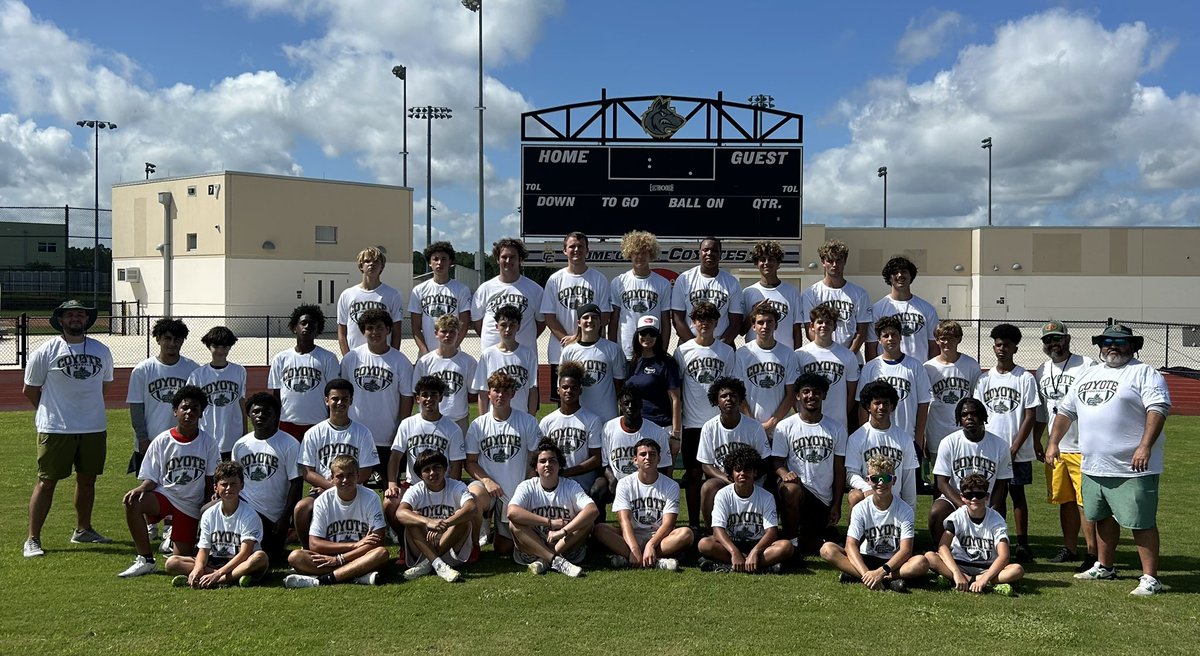 StayHowlin's tweet image. Great first two days of Coyote Football Camp! Thank you to @Spinnerlawfirm Charlie and Jennie for sponsoring our camp and providing popsicles all 3 days!!! Final day tomorrow!!! @StayHowlin @CCHS_Sport @TheCoyoteWay