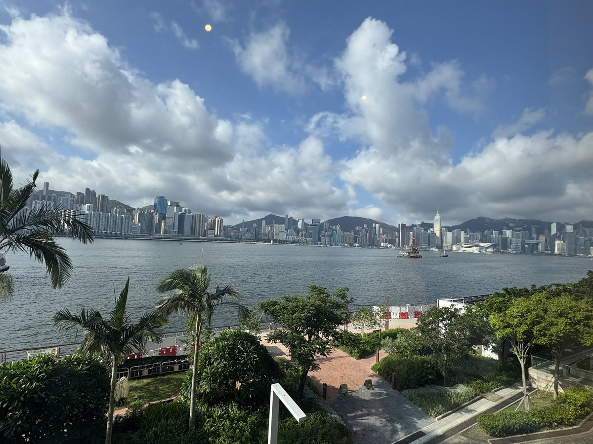 herbloong's tweet image. We are about to #kickoff the @myESMO #AdvancedCourse in #DrugDevelopment in #HongKong 🇭🇰 before the start of #ESMOTATAsia25!
Wonderful weather to help spice up our discussions indoors 😃
@danieltanmd @apoddc @CUHKMedicine @lilliansiu1 @ttawasapon @DrHongchengZhu #PJVoon and…