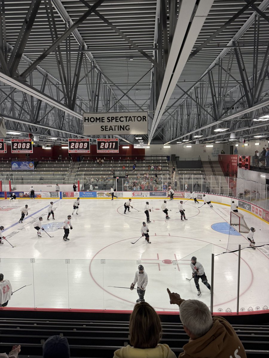 Look it’s a bird, no it’s a plane.  No it’s Rinks and Links kids supporting the Elks during the scrimmage today! 

What a wonderful idea at the community center, skating, golf, and able to watch hockey all summer long! 

#itsgoodtobeanelk