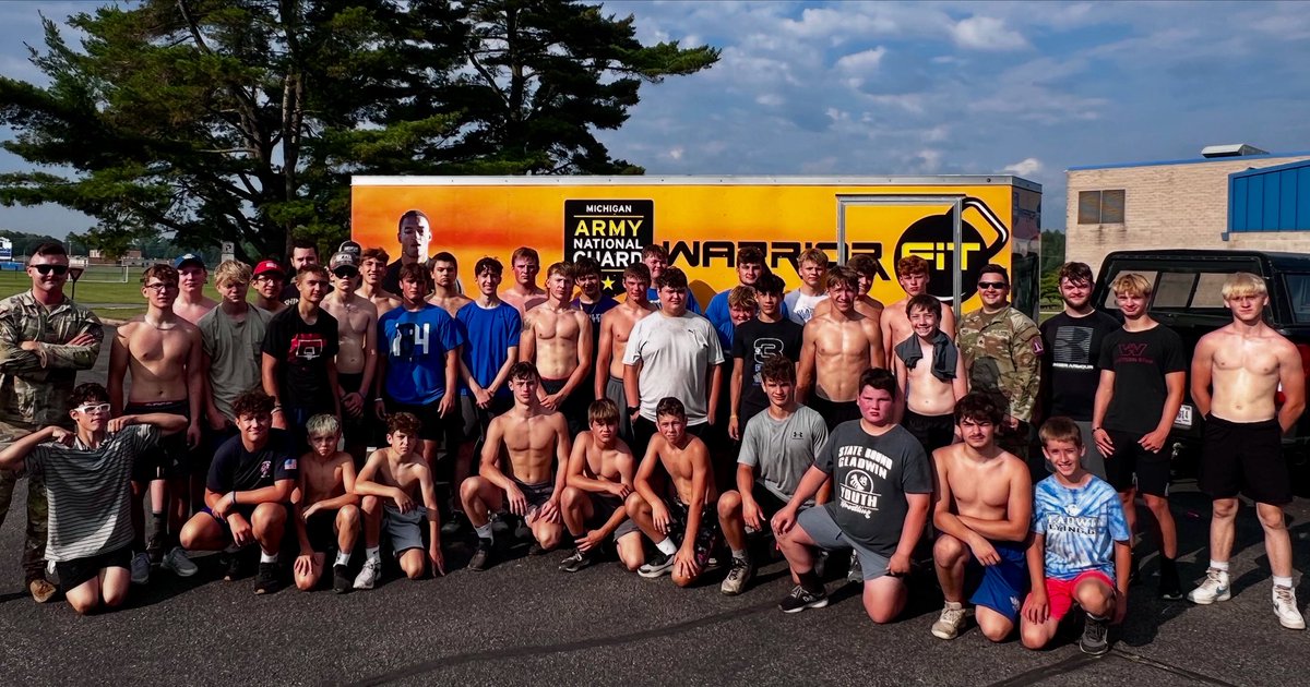Special thanks to the Michigan Army National Guard for stopping by this morning to put our guys through a workout — great change of pace! #EAT #TheHunt