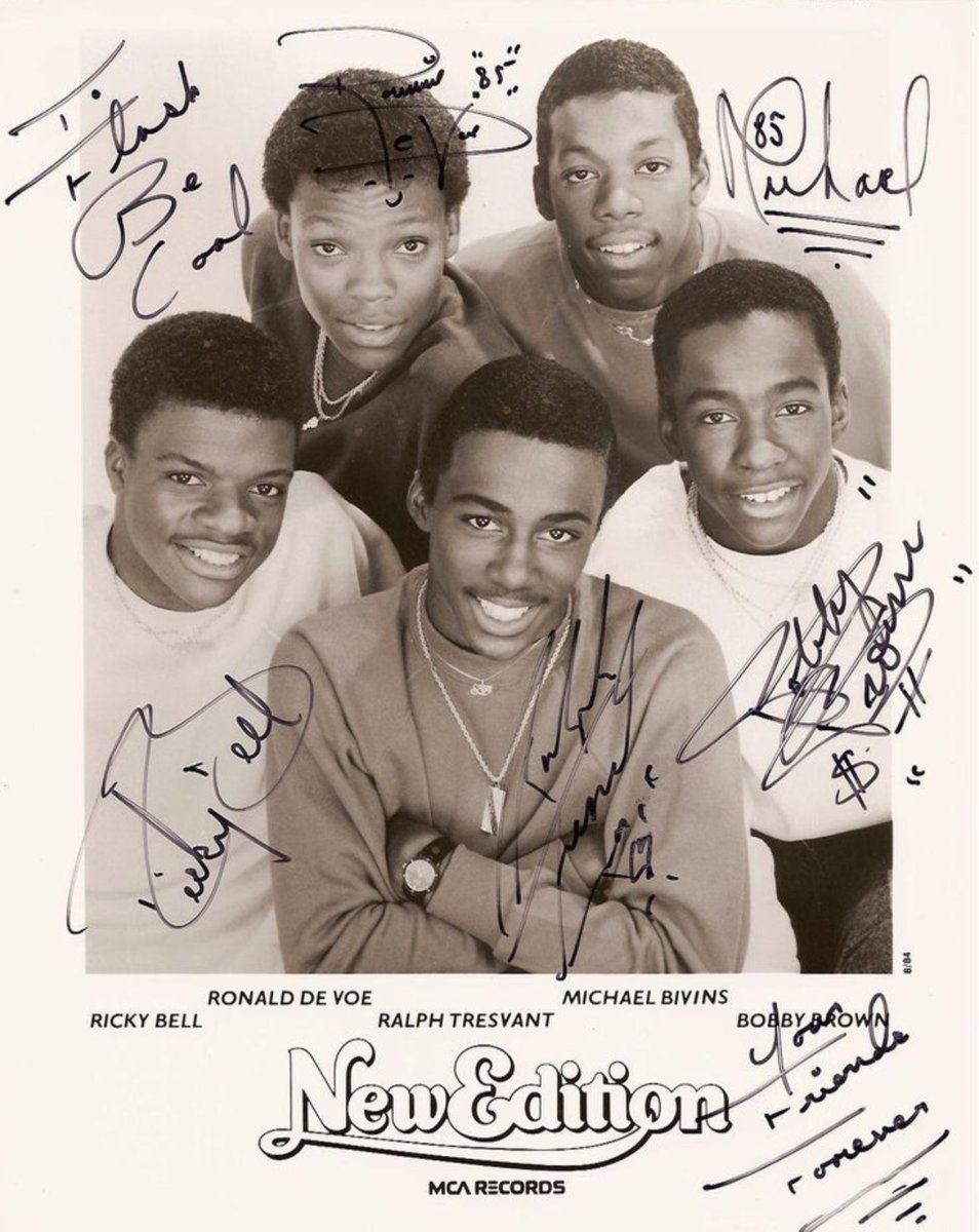 NewEditionLive's tweet image. Back in the day, getting an autograph from your favorite celebrity meant everything ...especially if it was a member of New Edition!!
.
Times have changed though!! How are you currently capturing the moment when you meet any of your fave celebs? An autograph? Selfie pic / video?