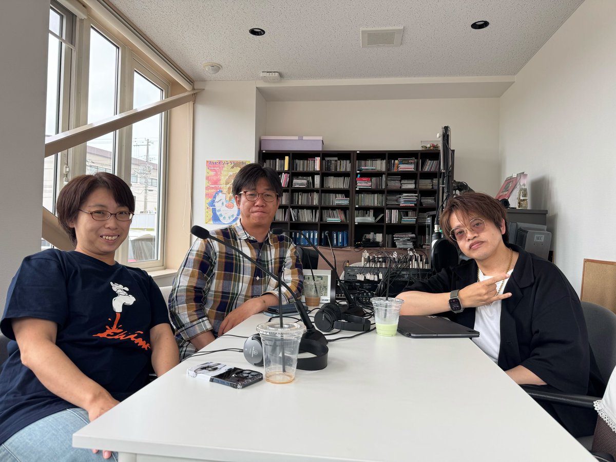 LOVE_ABASHIRI's tweet photo. 今日の #FMあばしり 
午後3時からの番組は
『WE LOVEあばしり』

ラブアバメンバーのパーソナリティ3人で
「上半期ベスト〇〇」というテーマで
それぞれのベスト〇〇を話します！

網走市近郊の方は周波数を78.7MHzに
遠方の方はスマホアプリlisten radio(リスラジ)をダウンロードしてお聴きください👂 https://t.co/DhYxXzqvX0