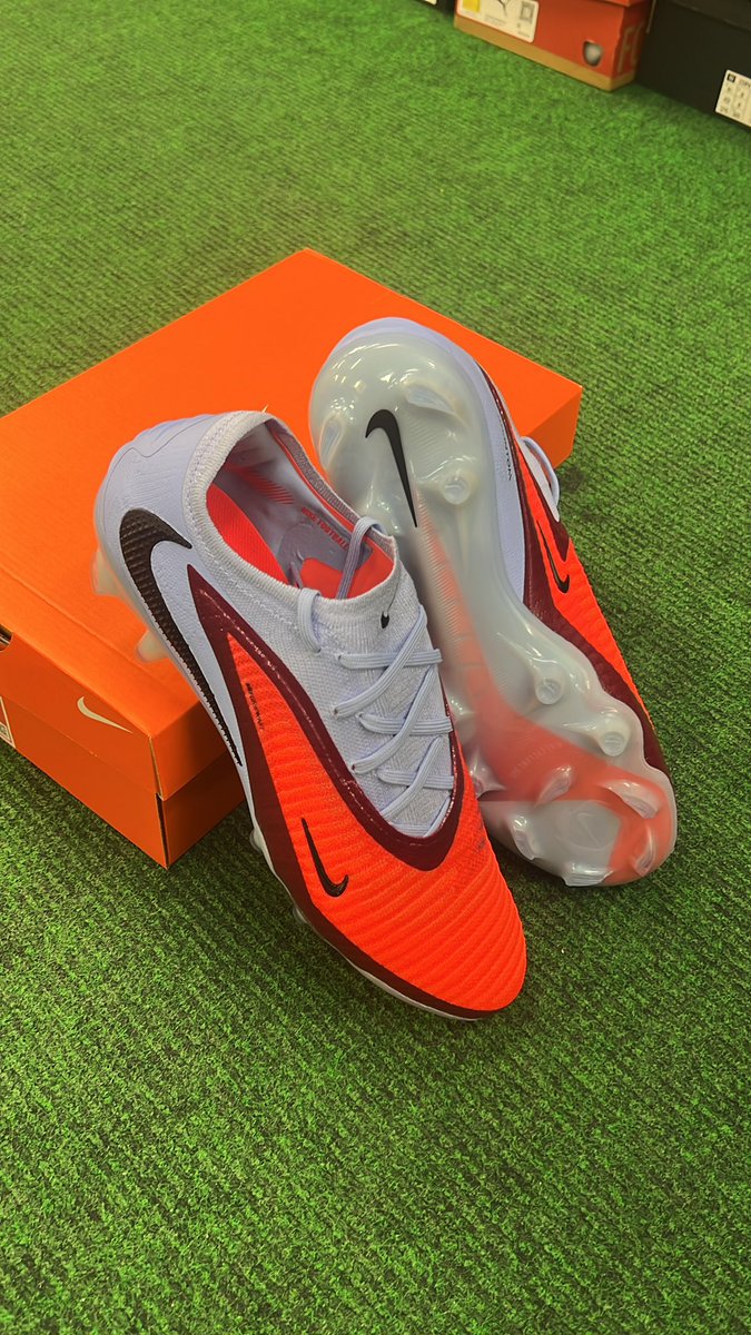 New Nike Phantom 6 Low Elite FG Royal Tint Bright Crimson Latest Arrival at Vancouver Soccer Store North America Sports! Select Sizes in Stock. Questions? Call 604-299-1721 #nike #vancouver #soccer #BC