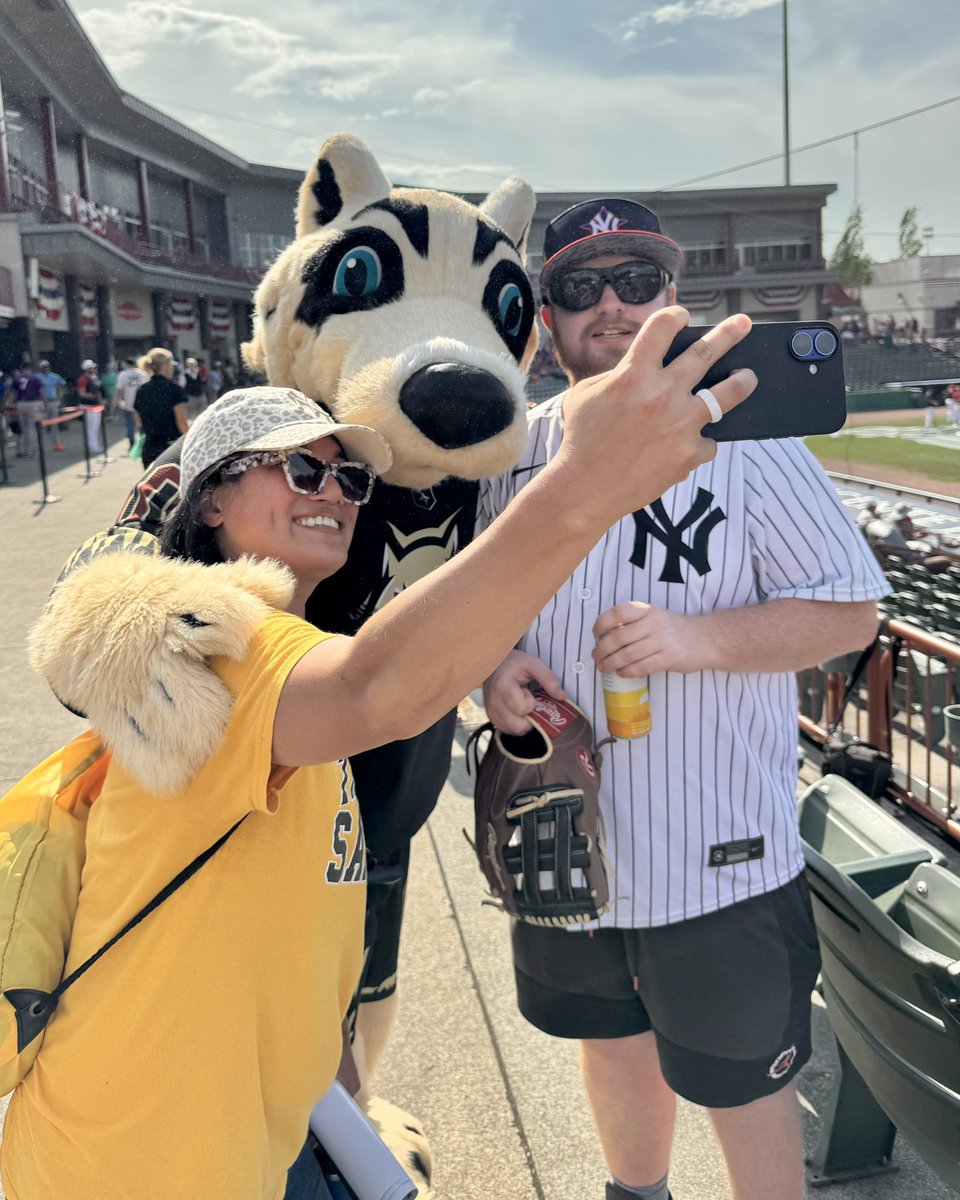 AlbFireWolves's tweet image. It’s the @FLProBaseball All-Star Game at The Joe 🤩
Shoutout to the @ValleyCats for letting us join in on the All-Star festivities!
#GetFiredUp🔥