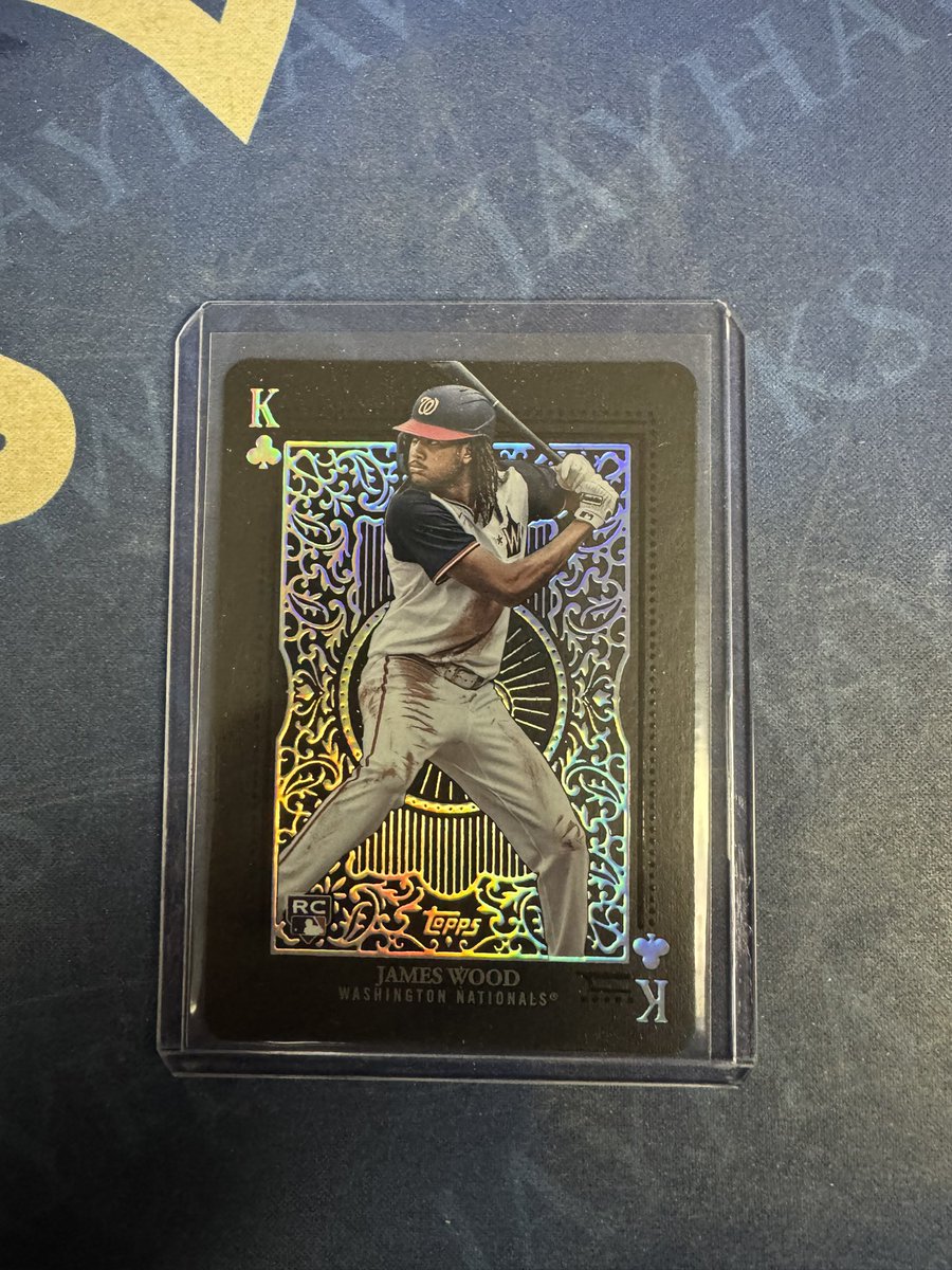JGottiKS79's tweet image. Ripped the card of my life (so far)
I have never pulled a 1/1 and still haven’t, but this beauty is as close as I have got so far.
Ladies and Gents…
James Wood “All Kings” RC
#collecting @Topps #MLB