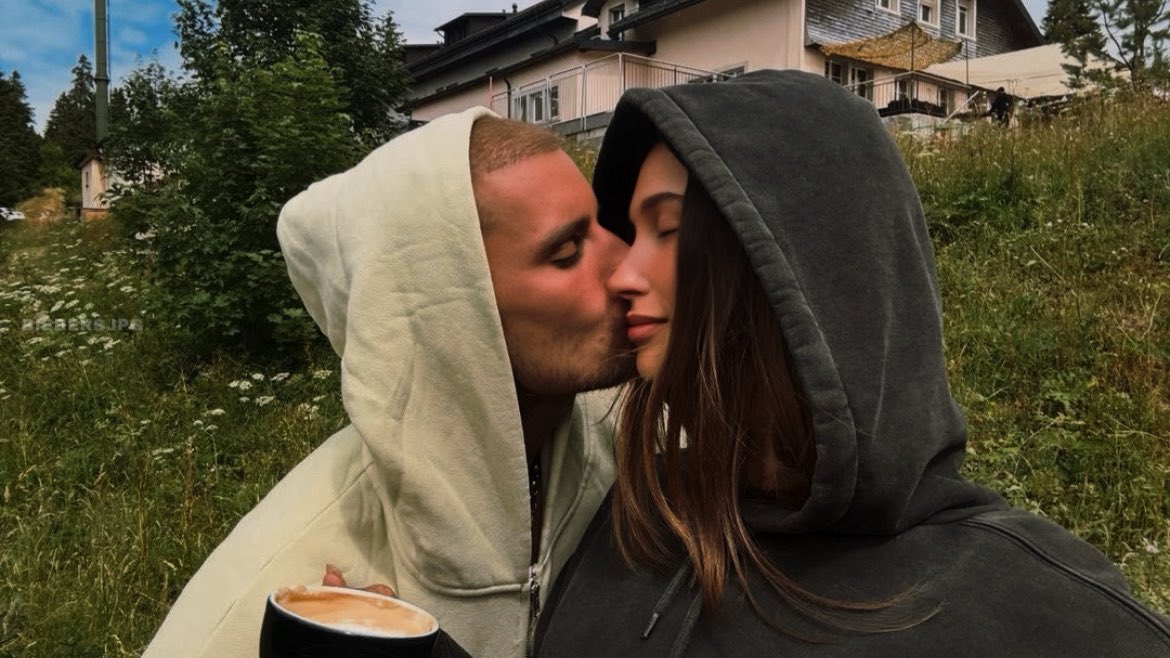 ✹ (@comfortbiebrs) on Twitter photo 