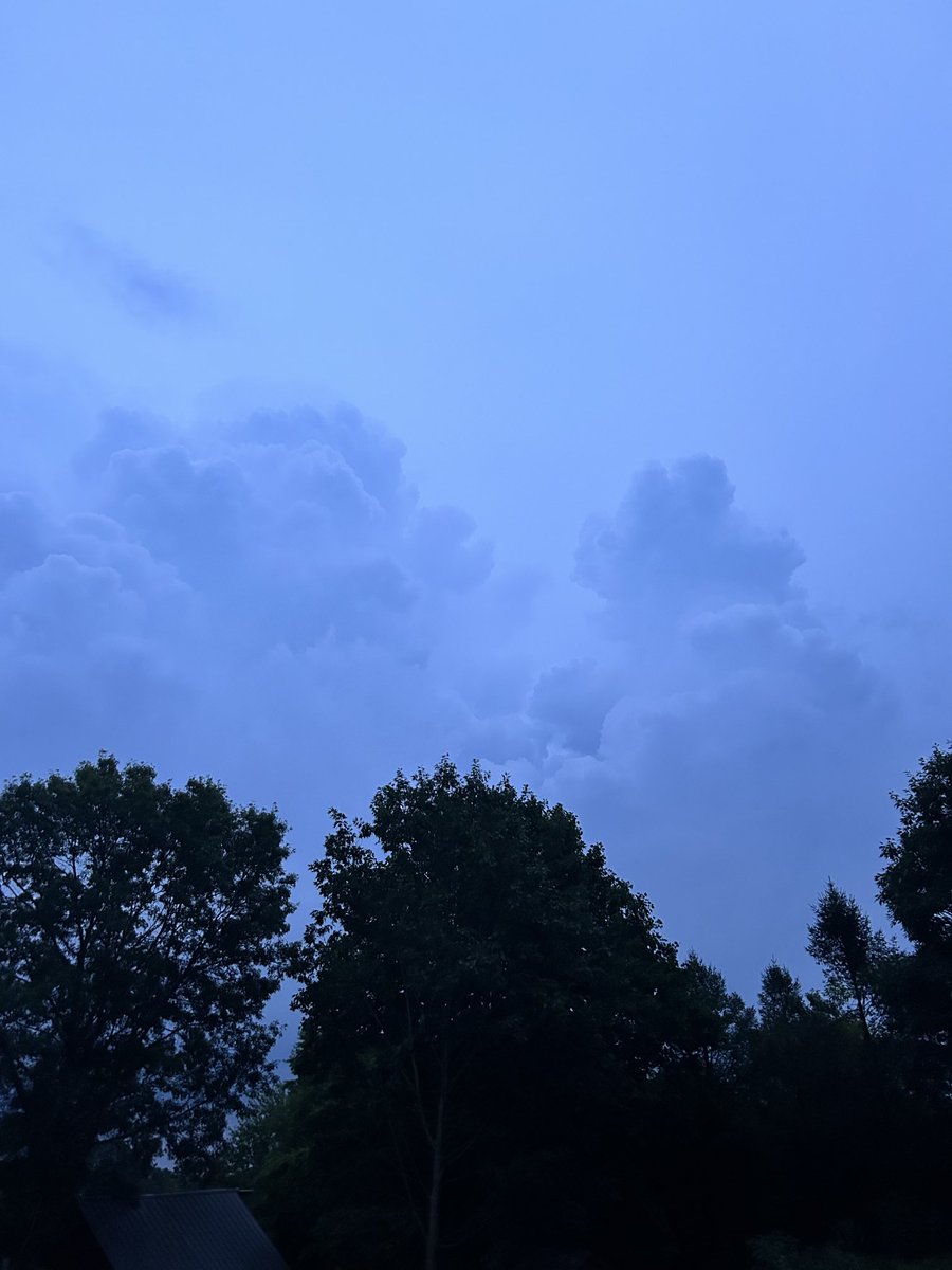 Carver012Josh's tweet image. Nw Lehigh-something pushing up just off to my east south east-schnecksvilleish area