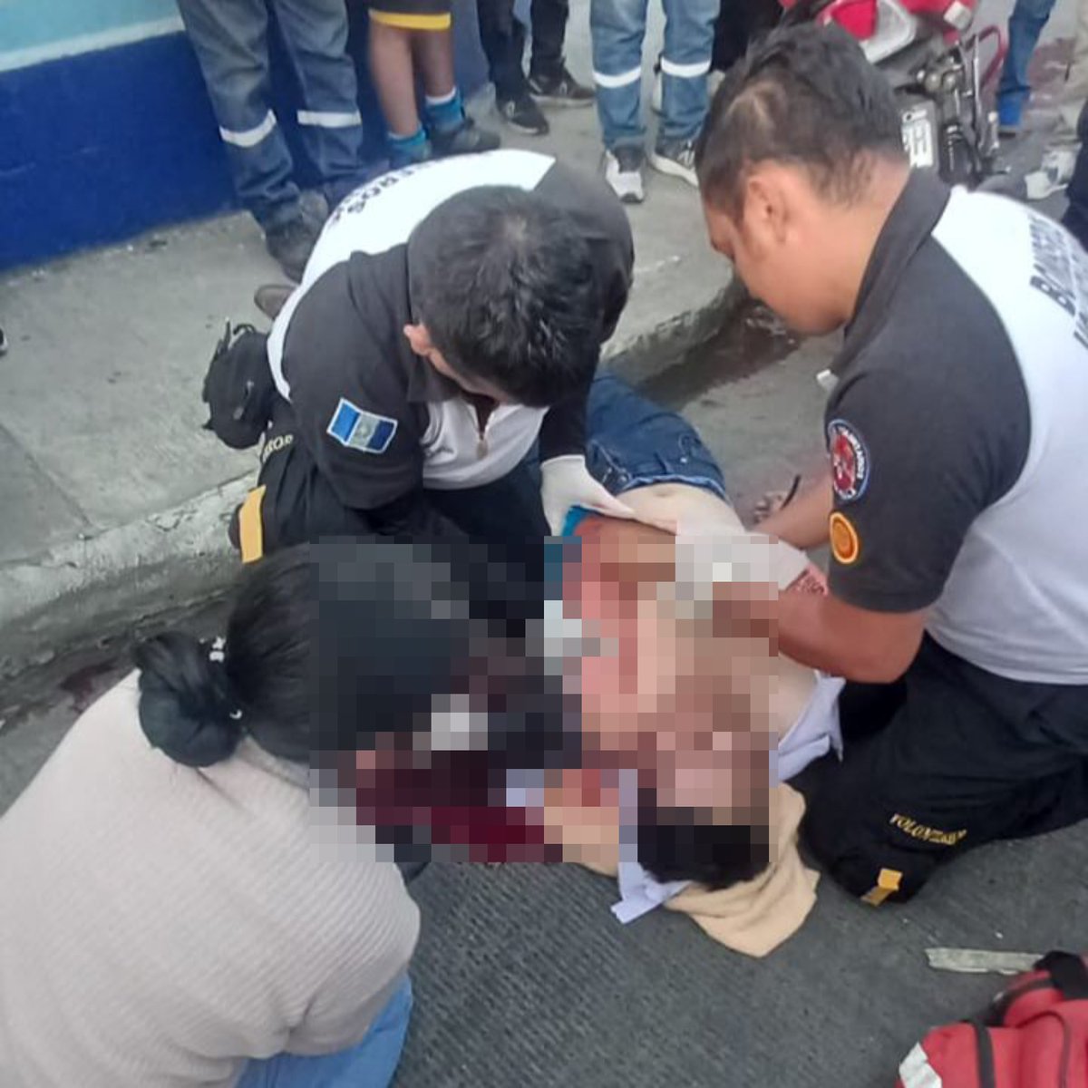Azteca Noticias GT (@aztecanoticiagt) on Twitter photo #Nacionales | En la 8va calle de la zona 1 del municipio de Villa Nueva se registró un accidente de tránsito. Un hombre que se movilizaba en motocicleta resultó gravemente herido. <a href="/BVoluntariosGT/">Bomberos Voluntarios</a> lo estabilizaron y lo trasladaron a un centro asistencial.
Vía: <a href="/AngelJimenezNB/">Angel Jimenez</a> #Nacionales | En la 8va calle de la zona 1 del municipio de Villa Nueva se registró un accidente de tránsito. Un hombre que se movilizaba en motocicleta resultó gravemente herido. <a href="/BVoluntariosGT/">Bomberos Voluntarios</a> lo estabilizaron y lo trasladaron a un centro asistencial.
Vía: <a href="/AngelJimenezNB/">Angel Jimenez</a>
