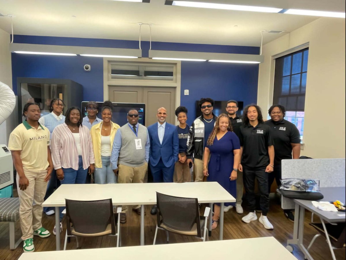 youngfonz's tweet image. 2 canceled @Delta flights. Landed 3 hrs before showtime. Still pulled up.
Grateful to Georgia Tech’s Office of Student Achievement for the TILE invite—these students from Spelman, GT & Emory came ready.
Big thanks to Dr. Atwaters & Mayor Andre Dickens. This work matters.