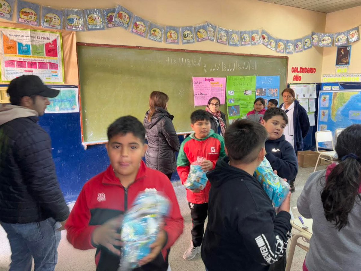 Programa1700D's tweet image. 🔔Alumnos de la Esc n° 1238 "Esc de la Patria" Loreto, recibieron productos nutricionales del programa #MisPrimeros1700Dias