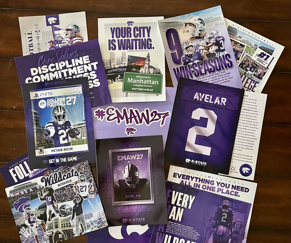 Matthew Avelar (@matt_avelar2) on Twitter photo Thank you <a href="/KStateFB/">K-State Football</a> for all the mail and 💟 #EMAW27
<a href="/_CoachDonald/">Dimitri Donald™</a>
<a href="/seanmaguire_10/">Sean Maguire</a>
<a href="/_CoachMattWells/">Matt Wells</a> Thank you <a href="/KStateFB/">K-State Football</a> for all the mail and 💟 #EMAW27
<a href="/_CoachDonald/">Dimitri Donald™</a>
<a href="/seanmaguire_10/">Sean Maguire</a>
<a href="/_CoachMattWells/">Matt Wells</a>