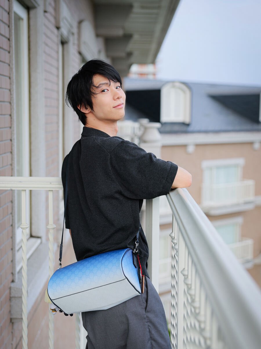 羽生結弦さんアクリルプレート2点セット(GUCCIと雪肌精) グッチ銀座 ギャラリー」オープン、フィギュアスケーター羽生結
