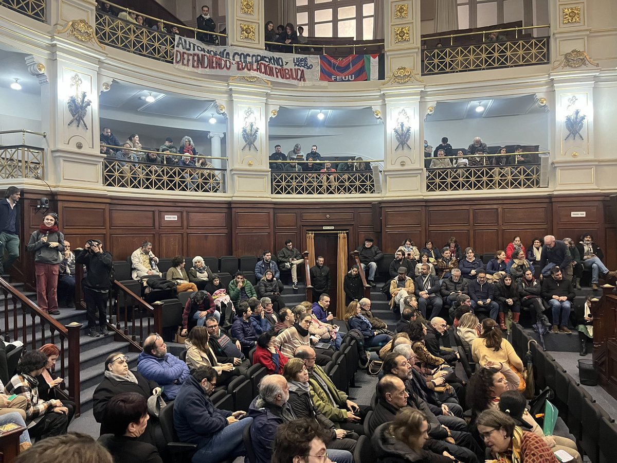 Hoy la Asamblea General del Claustro eligió a <a href="/HectorCancela/">Héctor Cancela</a> como Rector de la UdelaR a quien saludamos y le auguramos una excelente gestión.

Desde FREZELMI nos encontrarán trabajando siempre por más y mejor educación pública