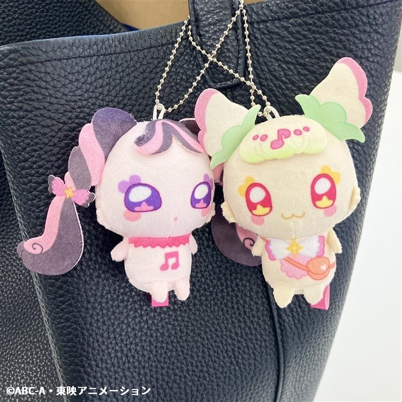 PrecureShokugan's tweet image. \🎀7月21日発売予定🎀/
「キミとアイドルプリキュア♪ふわふわおでかけますこっと」がお菓子売り場に登場!
カバンにつけて一緒にお出かけしよう!
お気に入りのスポットでぬい撮りしよう🍀
詳細はこちら
bandai.co.jp/candy/products…
#プリキュア #precure #キミプリ