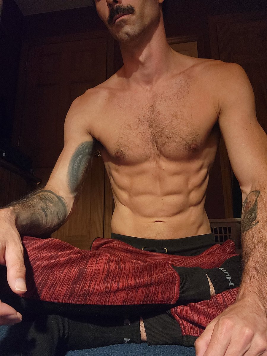 Started to focus more on yoga. Who else does it and why? I do it for mental clarity.

#tattoo #tattoos #tattooeddady #yoga #yogaeveryday #fit #fitness #workout #gym #healthy #healthylifestyle #positivity