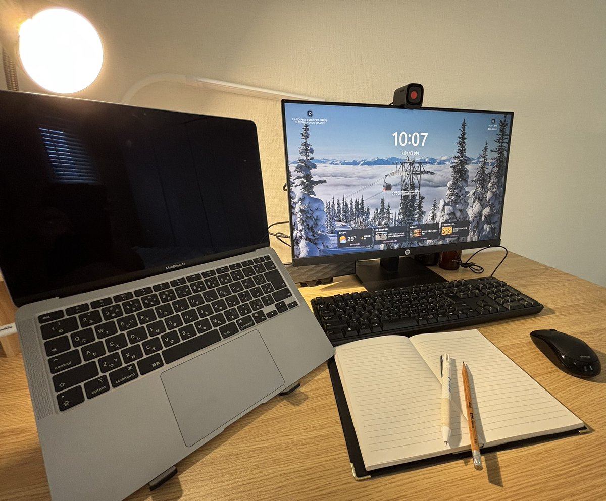 kei_note04's tweet image. 元々、夫のたまのテレワークスペースだったココが、今やすっかり私の作業スペースになってしまい....。

夫の仕事部屋がなくなった問題をなんとかしなければならない😂