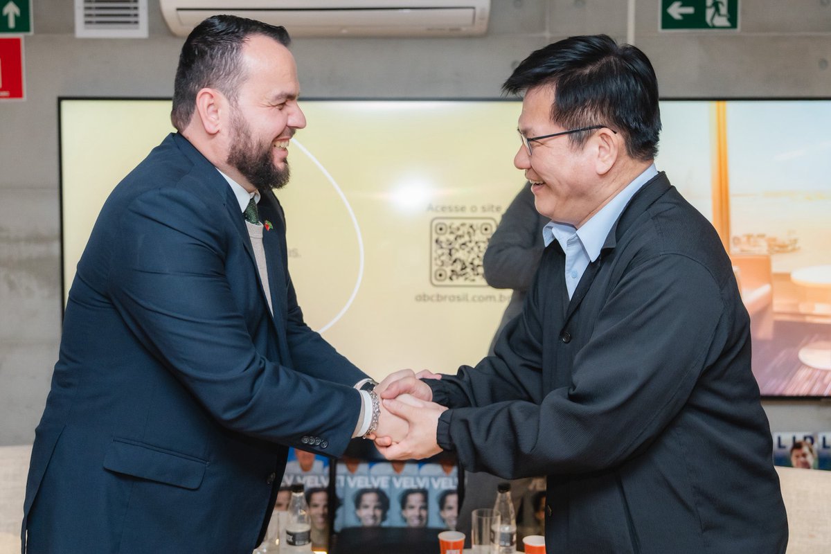 chia_lung's tweet image. In São Paulo, I met with São Paulo State MP @carteiroreaca , a true friend of Taiwan. Despite pressure from China, he continues to speak out for Taiwan’s democracy and freedom. His warmth reminds us—we’re not alone.