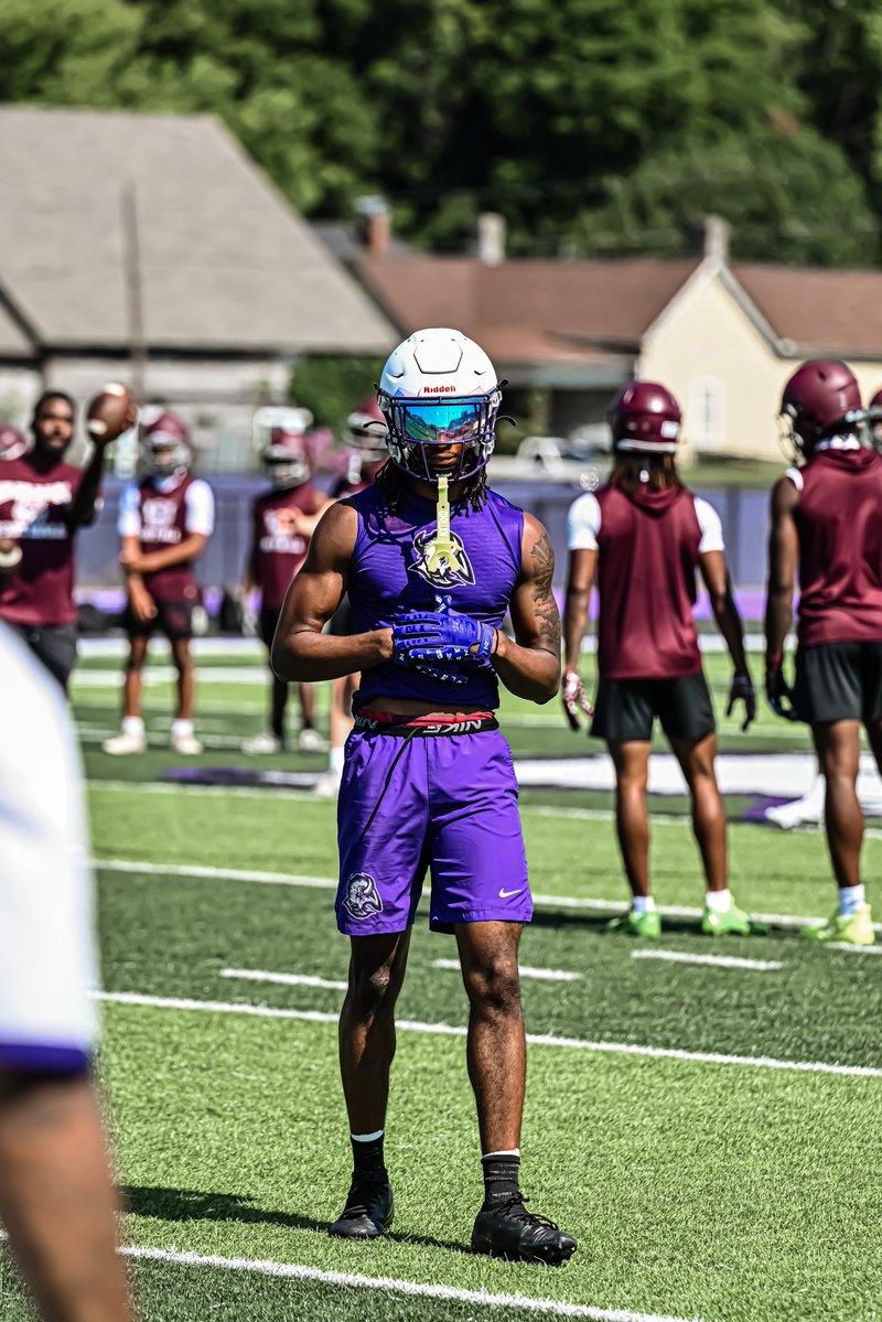 johnnymoody_3's tweet image. Back to business fall camp soon!!
@AHParkerFootba1 @CoachWarren23 @CoachL__ @CD_Daniels2