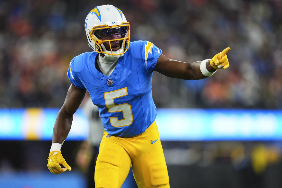 With camp less than one week away, Josh Palmer is my pick to be the Bills breakout performer!

He just signed a large contract to become one of their top targets but did you know...

In the last three seasons, Palmer is averaging 61.7 receptions for 802 yards per 17 games played.