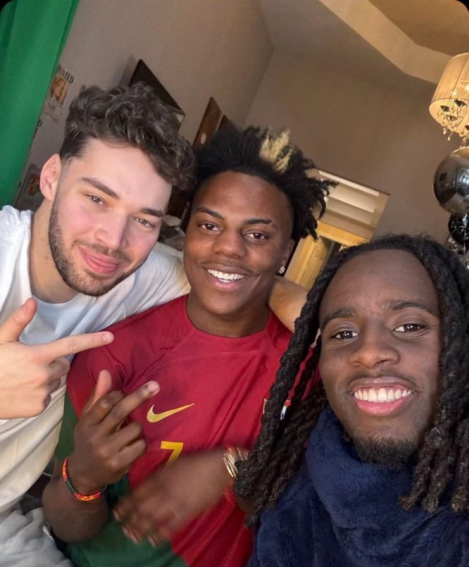 GetClipped tweet media