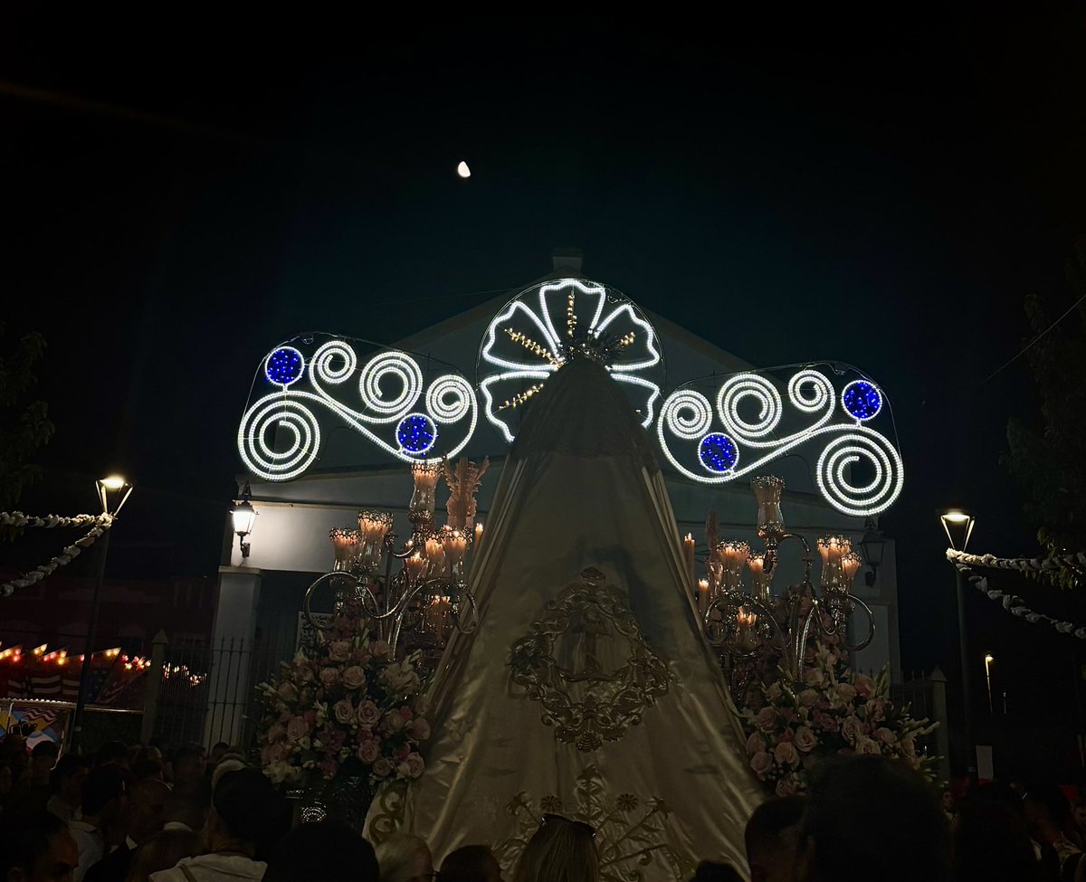B.M. Julián Cerdán (@bmjuliancerdan) on Twitter photo ⚪️🟤 𝓥𝓲𝓻𝓰𝓮𝓷 𝓭𝓮𝓵 𝓒𝓪𝓻𝓶𝓮𝓷 ⚓️
Finalizamos este #16DeJulio con la llegada a su templo de la #VirgenDelCarmen
⌚️03:14 h.
🎼”Madre de los Gitanos Coronada”
🎼”Siempre la Esperanza” <a href="/espinosaestepa/">Jesús Joaquín Espinosa de los Monteros Pérez</a>
⛪️ <a href="/CarmendeBonanza/">Hermandad del Carmen de Bonanza</a>
#virgendelcarmen2025 #SuenaJuliánCerdán ⚪️🟤 𝓥𝓲𝓻𝓰𝓮𝓷 𝓭𝓮𝓵 𝓒𝓪𝓻𝓶𝓮𝓷 ⚓️
Finalizamos este #16DeJulio con la llegada a su templo de la #VirgenDelCarmen
⌚️03:14 h.
🎼”Madre de los Gitanos Coronada”
🎼”Siempre la Esperanza” <a href="/espinosaestepa/">Jesús Joaquín Espinosa de los Monteros Pérez</a>
⛪️ <a href="/CarmendeBonanza/">Hermandad del Carmen de Bonanza</a>
#virgendelcarmen2025 #SuenaJuliánCerdán