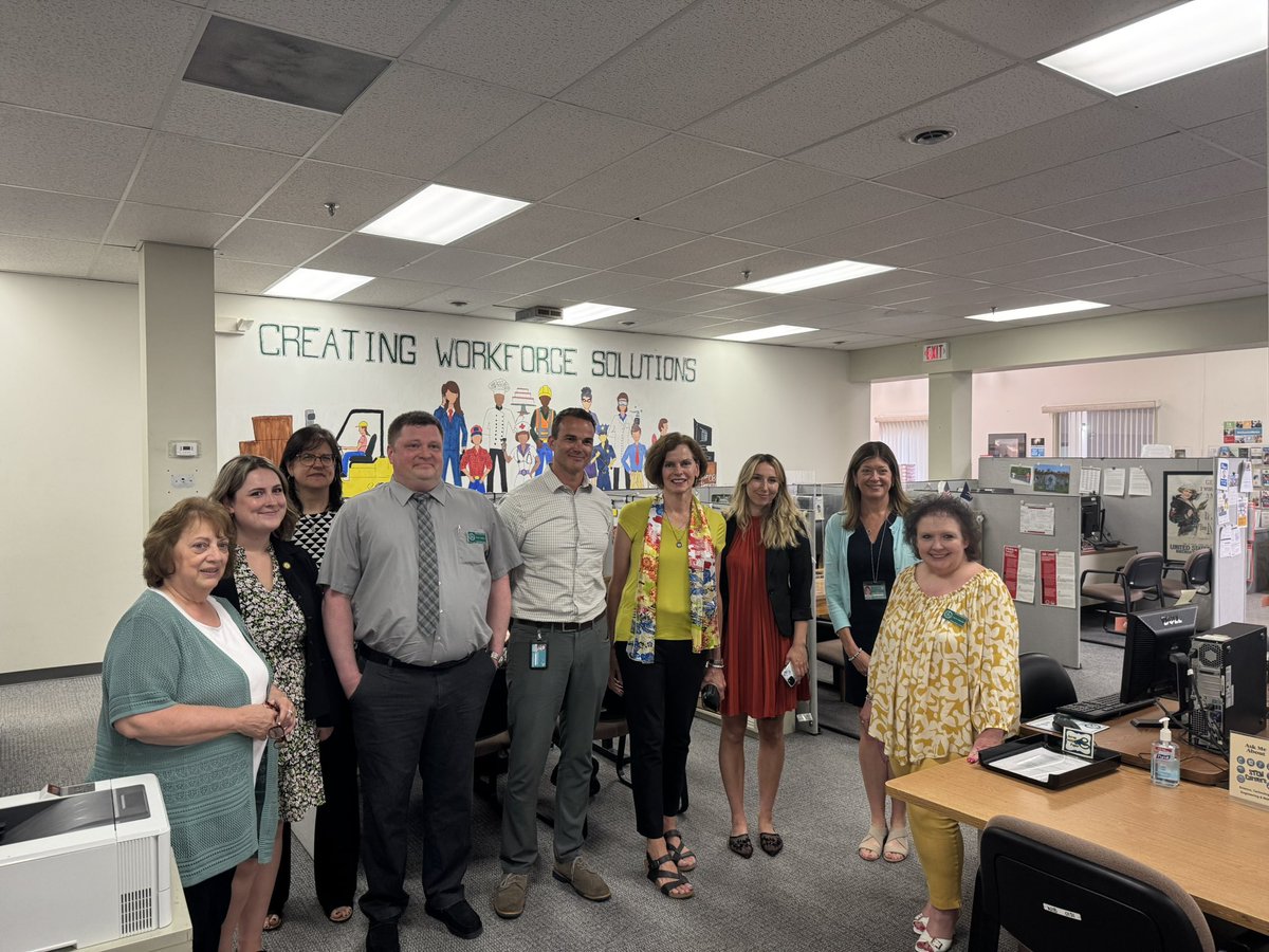 PatriciaFahy46's tweet image. I had a great day out in Amsterdam and Montgomery County! This morning, I toured Amsterdam Workforce Solutions’ Career Center and learned how they’re connecting folks to high demand issues and careers.
Then I stopped by the River Ridge Living Center’s Annual Carnival to meet…