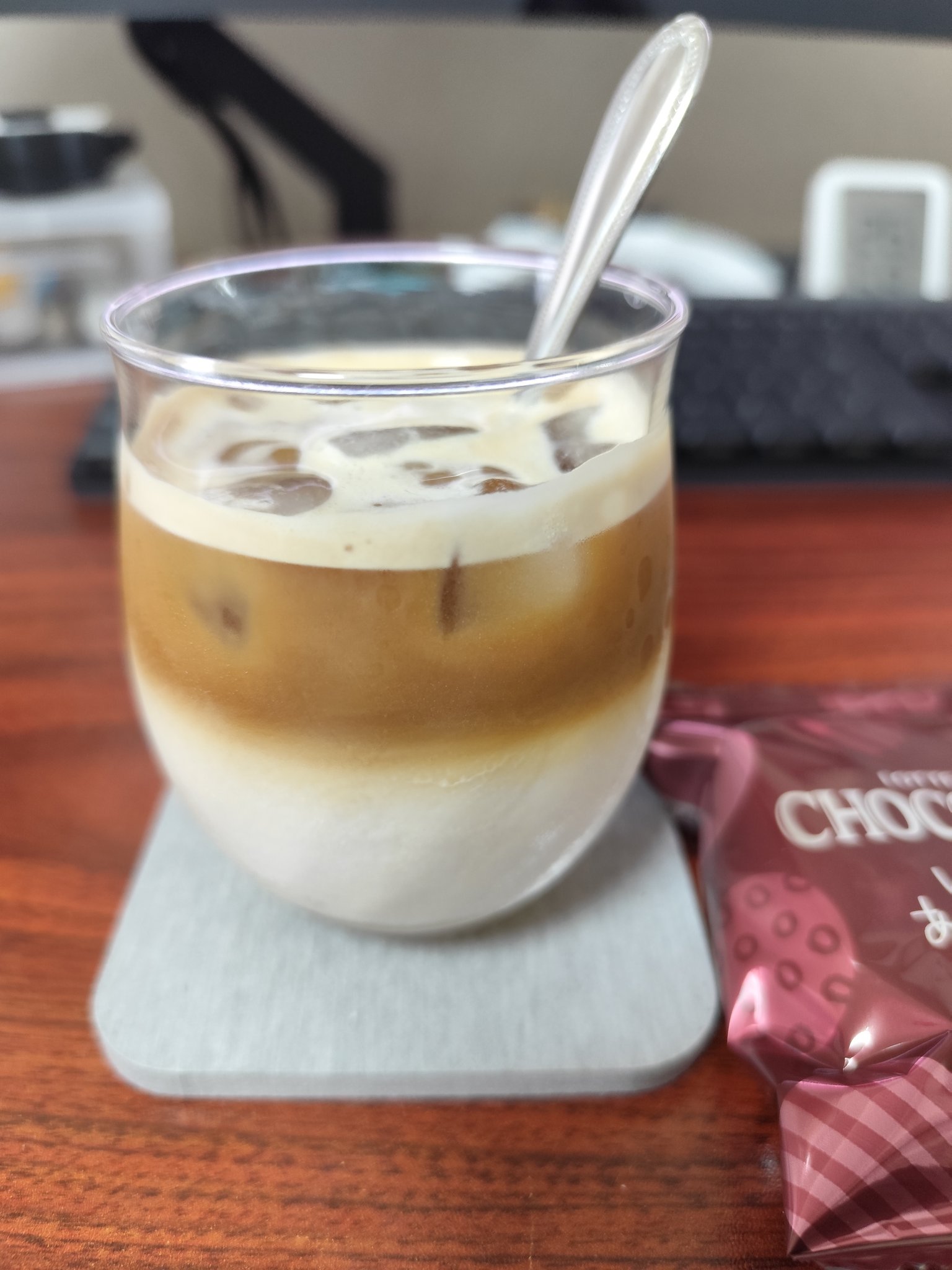 油彩画　アイスカフェラテ 油彩）アイスコーヒーとアイスカフェラテ | Yui-Fujita-gallery