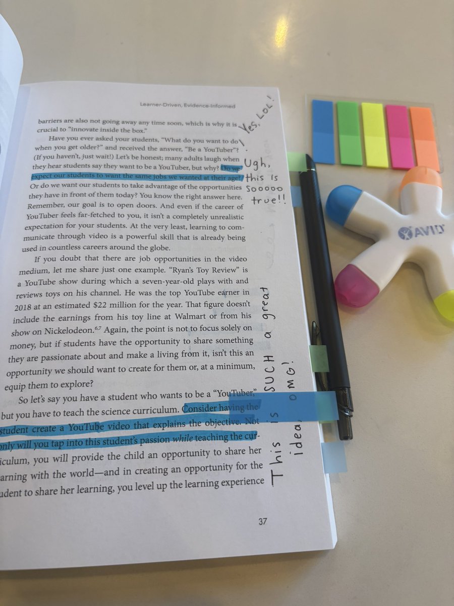 zennialteacher's tweet photo. #InnovateInsideTheBox did an amazing job explaining the idea of using our students’ passions to drive instruction. I have a completely different outlook on students who voice how they want careers like a “YouTuber”. Useeeee this and fuel it in your spaces! 😫 @CFBDLS https://t.co/VDzfaNNQ1i