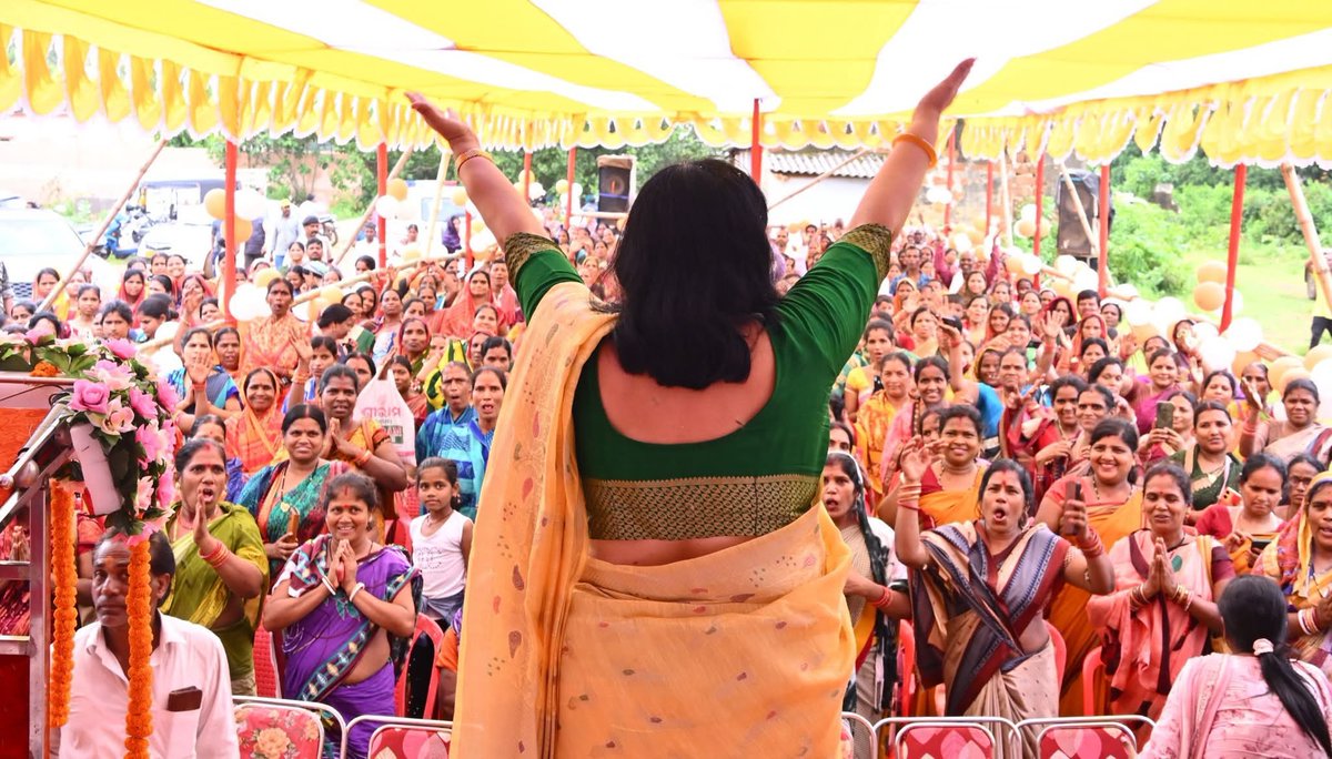 AprajitaSarangi's tweet image. Ground Zero-Yesterday
It was a pleasure for me in Tangi area of Bhubaneswar to do the following-
Lay the Foundation Stone of a Library cum Coaching Centre worth Rs 53 lakh;
Distribution of Homestead 'patta' & ration cards.
Development & Service-only agenda .
It is fulfilling.