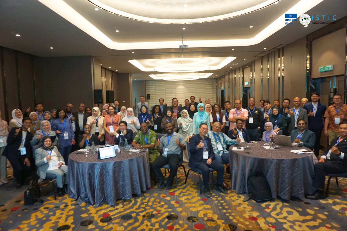 istic_unesco's tweet image. Day 1 of the 🇲🇾–🇿🇦 STI Workshop opened in Kuala Lumpur with high-level exchanges, an MoU signing 🤝, and strategic discussions on shared priorities in water, health, and energy, advancing South–South collaboration. #STI #GlobalSouth #SDGs