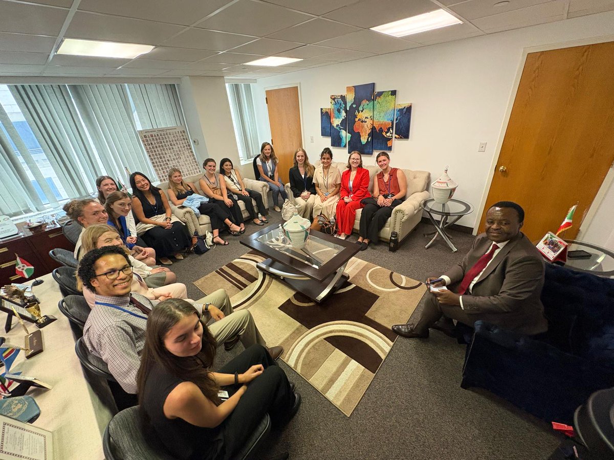 BurundiOnu's tweet image. S.E @ManiratangaZph1 received youth delegates from the Clare Boothe Luce Center for Conservative Women, a Virginia-based organization that has been working since 1993 to train and promote women leaders inspired by conservative values.
Our discussions focused on the human and…