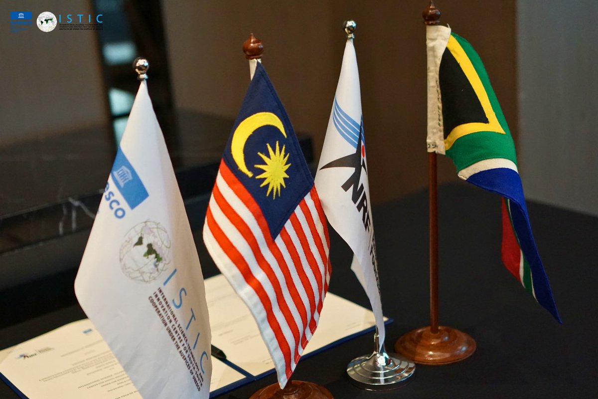 istic_unesco's tweet image. Day 1 of the 🇲🇾–🇿🇦 STI Workshop opened in Kuala Lumpur with high-level exchanges, an MoU signing 🤝, and strategic discussions on shared priorities in water, health, and energy, advancing South–South collaboration. #STI #GlobalSouth #SDGs