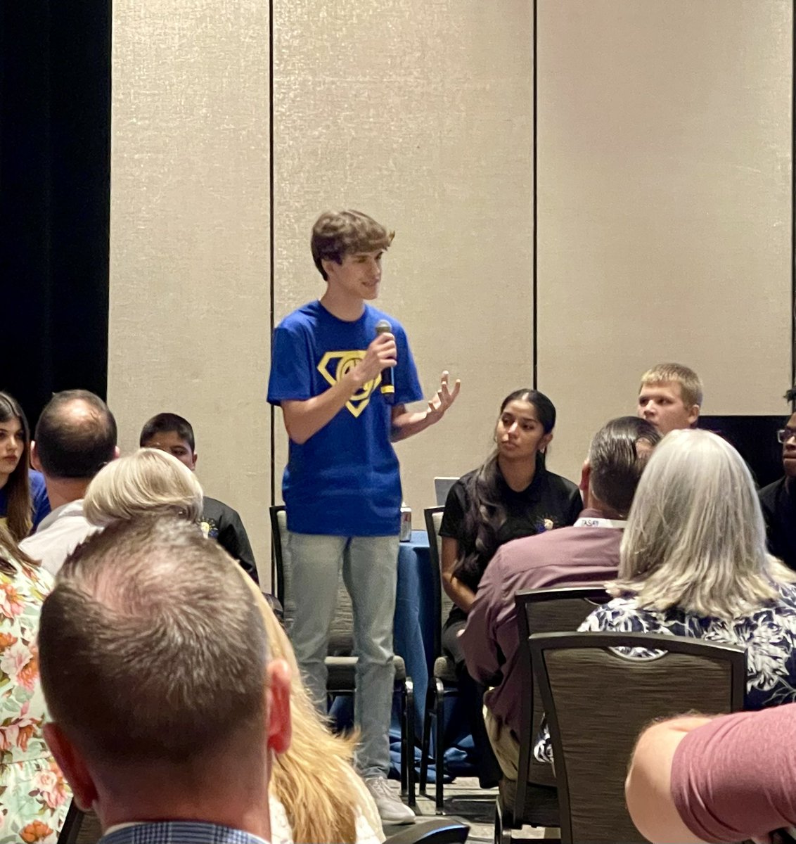 AHISD's tweet image. Six of our AH-mazing seniors spoke on a student panel for school leaders across the state! We are so proud of how they shared their voices and stories for the Texas Association of School Administrators Leadership Summit alongside their peers from Channelview ISD. #MulesUp!! 🐴🆙