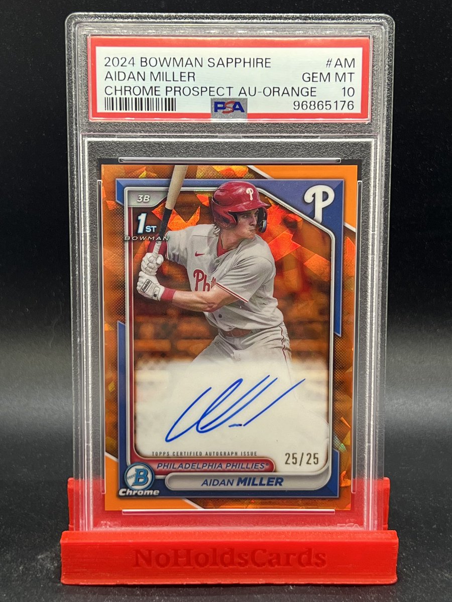 #NOHOLDSALE🐻 

$1600

AIDAN MILLER ORANGE SAPPHIRE BOWMAN 1ST AUTO /25 PSA 10 

Banger

Reposts and Tags Appreciated 🤝