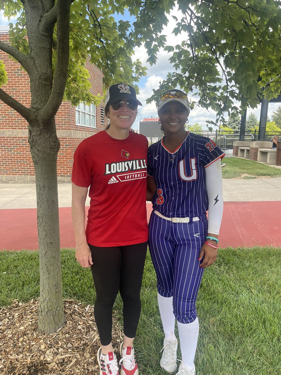 CurrieBaller2's tweet image. What an incredible visit to Louisville Softball today!!! Great reps!! The Coaching Staff was awesome!! I would like to say THANK YOU to @UofL_CoachHolly, @GriffJ_13, @dee11davis, and @sabbyBsabs for the invite! I appreciate you!!! @VAUnitySB @09Unity @UnityCoachJosh