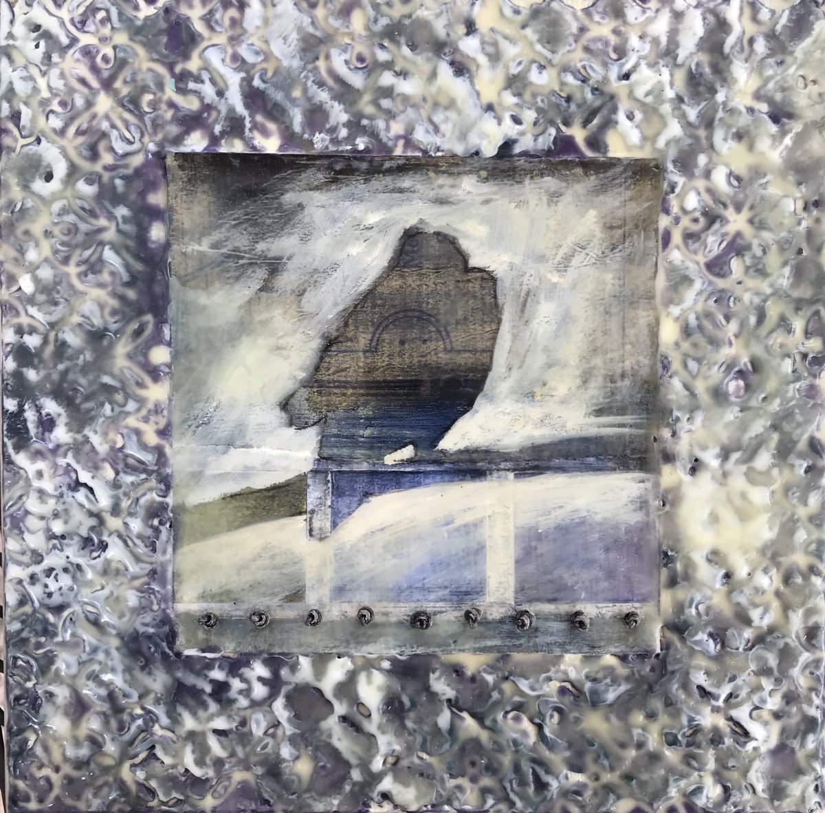 arted300's tweet photo. Been a while. Busy with small Lino works and encaustic fun. These are a series of (6) 8x8 Encaustic with fiber knots on collage acrylic under paintings. #encausticart #retiredlifeisgood #birdart https://t.co/WLBZSYsOmD