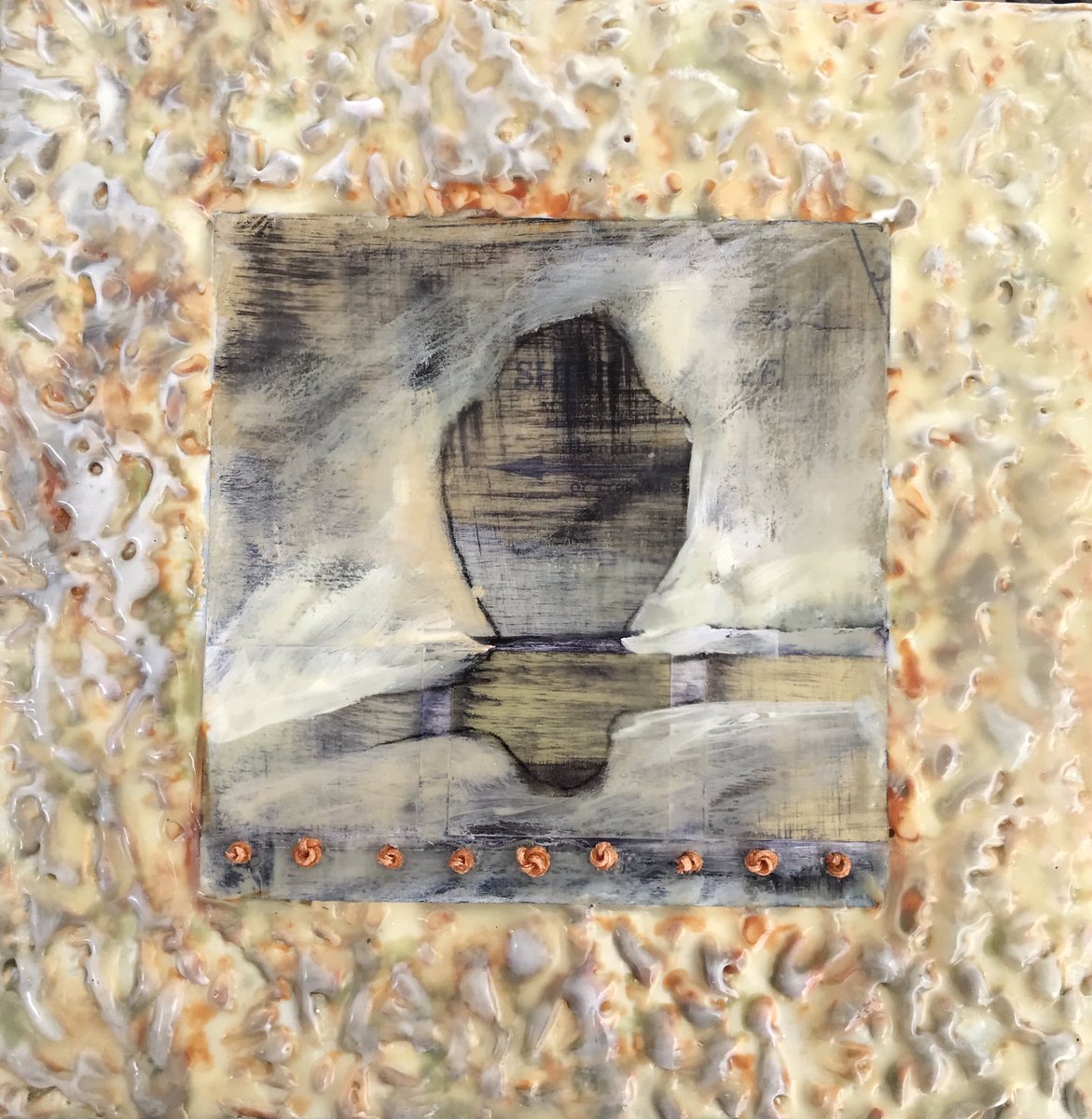 arted300's tweet photo. Been a while. Busy with small Lino works and encaustic fun. These are a series of (6) 8x8 Encaustic with fiber knots on collage acrylic under paintings. #encausticart #retiredlifeisgood #birdart https://t.co/WLBZSYsOmD