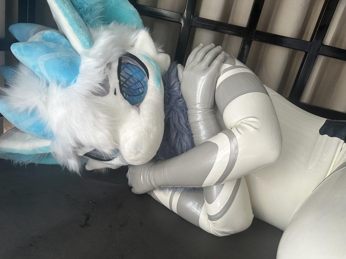 Eloi_Hyperion's tweet image. 你在看什麼？那裡不可以哦～
