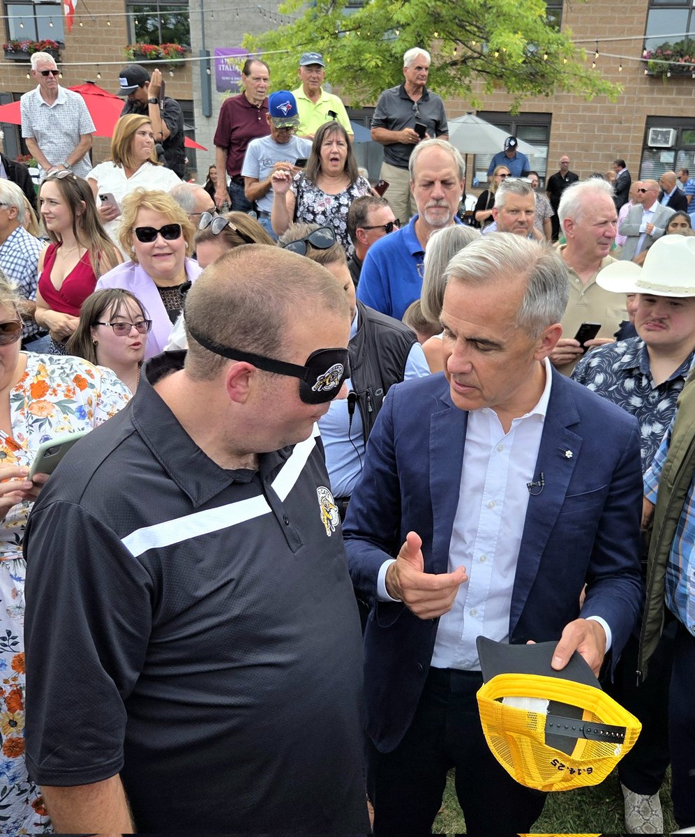 JohnPaulDanko's tweet image. Great to see my friend and unofficial #HamOnt ambassador @ticatsfan7 Dylan Atack meet PM @MarkJCarney and present him with a @Ticats hat.
You're ready for Labour Day now Mr. Prime Minister!