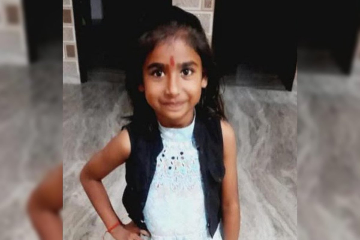 राजस्थान के दांतारामगढ़ में चौथी कक्षा में पढ़ने वाली नौ वर्ष की बच्ची प्राची कुमावत की हार्ट अटैक से मौत हो गई।
ये बेहद चिंताजनक खबरें है। पर सरकारों का ध्यान इस तरफ नहीं जाता। 
सरकारों को औरंगजेब अकबर पर बयान देने से फुरसत नहीं है।
कुछ नेता ठेलों पर नाम लिखवाने में व्यस्त है।