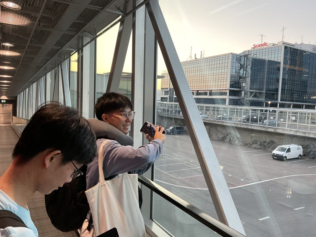 math_physics_'s tweet image. 経由地のヘルシンキに到着しました
5時間後にパリに着きます
これは変な角谷と濱田
