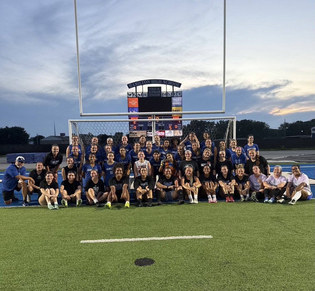 The Alumni game is always one of our favorite nights! Always a fun time seeing past and present players come together! Thanks to all for coming out!💙💙 #BigBlue #Hamilton