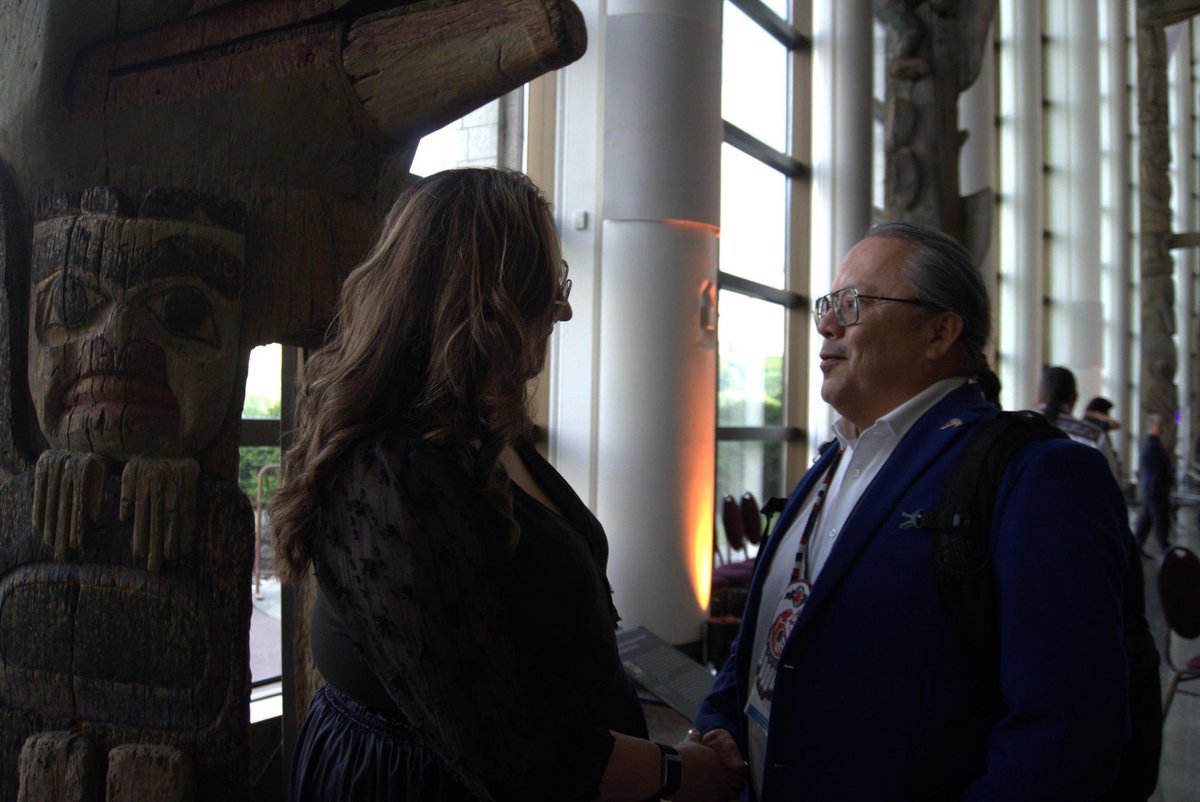 MandyGullMasty's tweet image. Je suis avec vous aujourd'hui et toujours pour tracer ce chemin. Un honneur de rencontrer des dirigeants des PNs lors de la première journée du Sommet des Premières Nations sur les grands projets. Demain, nous discuterons de nos priorités communes et de l'avenir de nos nations.