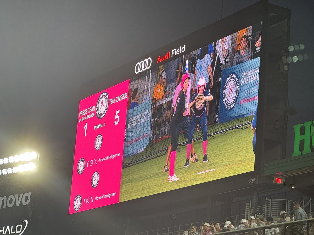 RepKimSchrier's tweet image. Big win for team Congress at this year’s @CWSoftballGame! Proud to have joined my colleagues and members of the press to raise money for @YSCBuzz, a non-profit that supports young adults impacted by breast cancer. Better luck next year, #BadNewsBabes!
