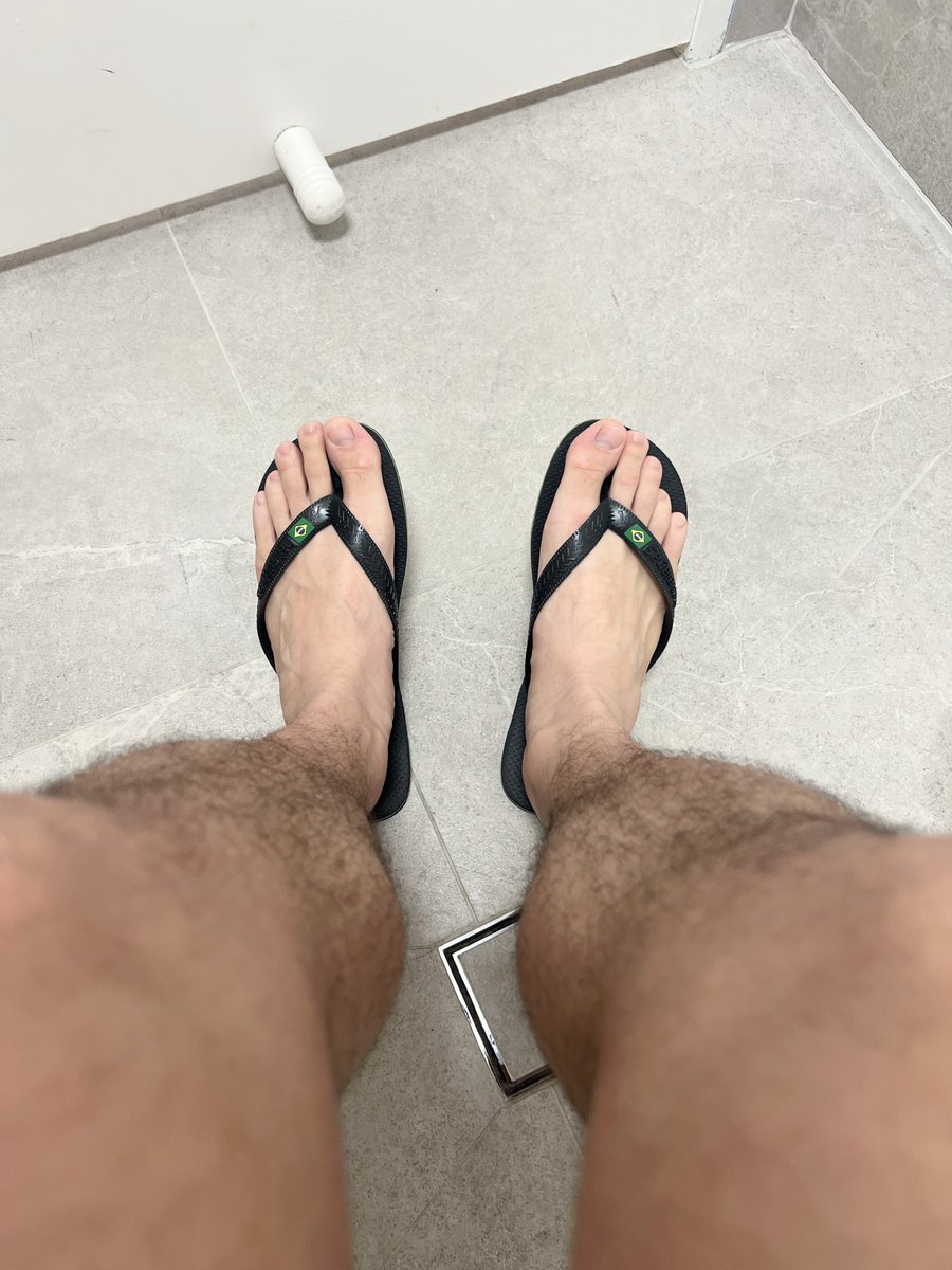 sydneymalefeet