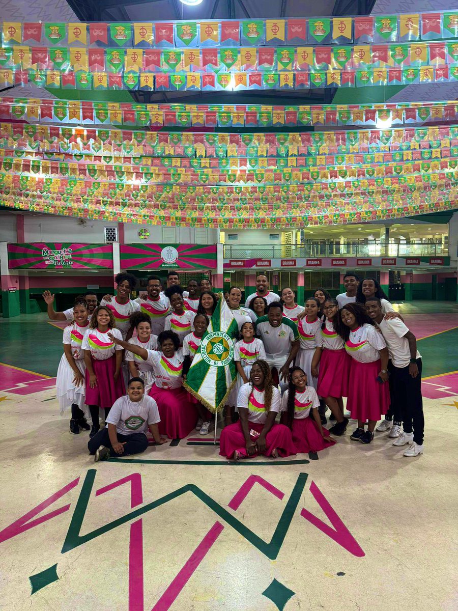Mocidade Independente (@gresmipm) on Twitter photo Carnaval é isso aqui e por isso sou muito feliz!!
Meu Casal Iluminado foi ministrar uma aula no projeto social para as crianças a convite do Mestre-Sala, Matheus Oliverio, da <a href="/gresmangueira/">Estação Primeira de Mangueira 🌺</a> 🥹💚
Seguiremos sempre juntos pela nossa cultura e pelo futuro dos nossos! Carnaval é isso aqui e por isso sou muito feliz!!
Meu Casal Iluminado foi ministrar uma aula no projeto social para as crianças a convite do Mestre-Sala, Matheus Oliverio, da <a href="/gresmangueira/">Estação Primeira de Mangueira 🌺</a> 🥹💚
Seguiremos sempre juntos pela nossa cultura e pelo futuro dos nossos!