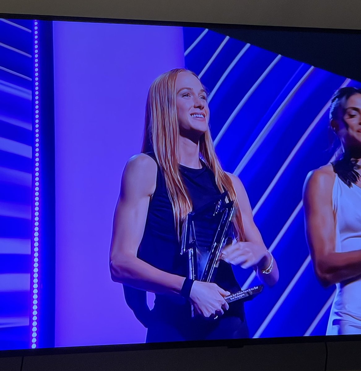 Timpview High’s star runner and BYU commit Jane Hedengren just won the 2025 Gatorade Best Female Player of the Year at the ESPYs